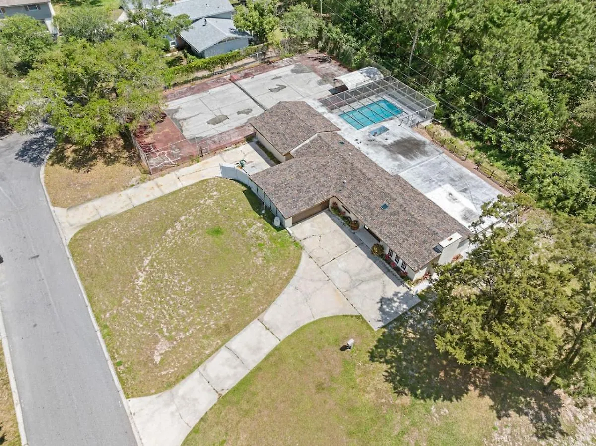 Escape To Pool Luxury Villa W 4-Bedroom Clearwater